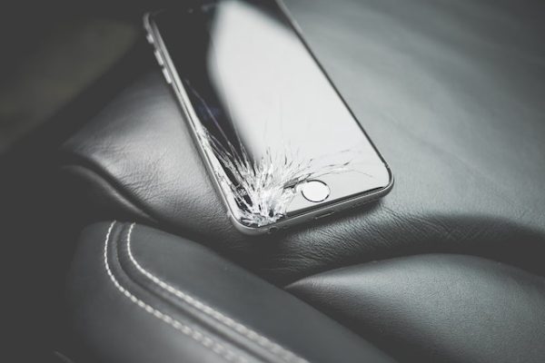 Naudingi patarimai, kaip išsirinkti profesionalų meistrą iphone remontui
